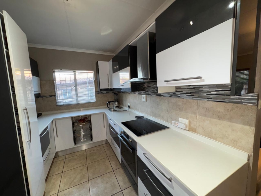 3 Bedroom Property for Sale in Safari Gardens North West